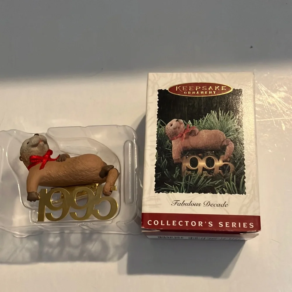 Hallmark Keepsake 1995 Otter‎ Clip Ornament